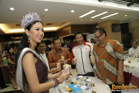 Foto Elvira Devinamira