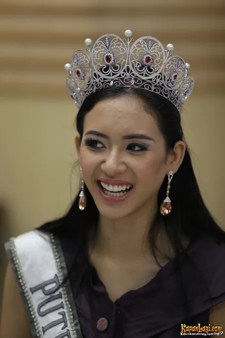 Foto Elvira Devinamira