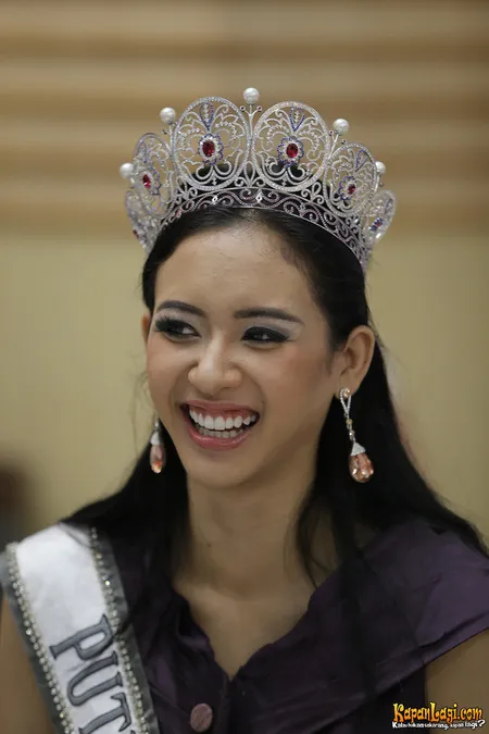 Foto Elvira Devinamira