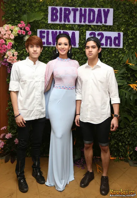 Foto Elvira Devinamira