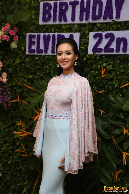 Foto Elvira Devinamira