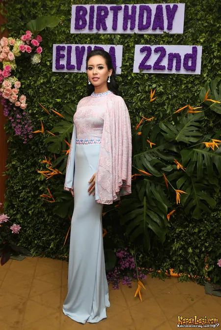 Foto Elvira Devinamira