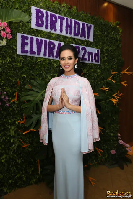 Foto Elvira Devinamira