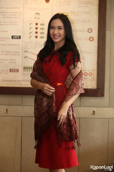 Foto Elvira Devinamira