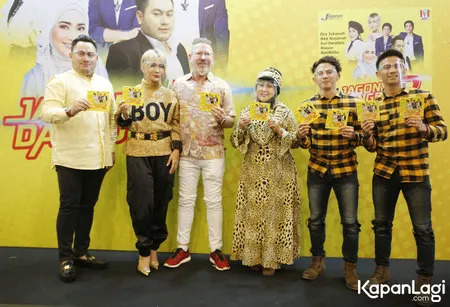 Foto Elvy Sukaesih