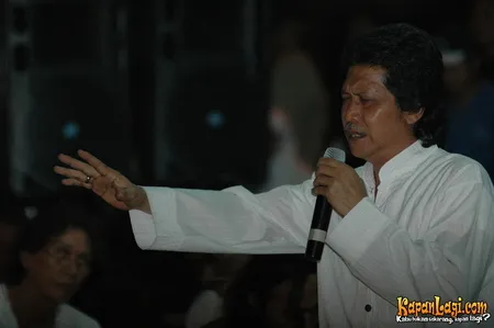 Foto Emha Ainun Nadjib