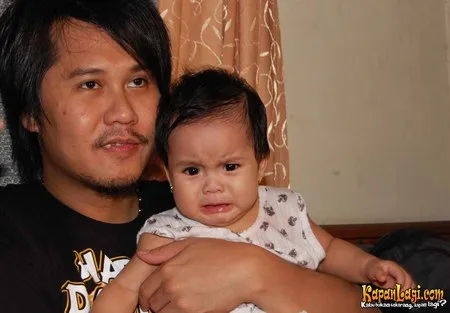 Foto Ernest Cokelat