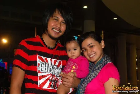 Foto Ernest Cokelat
