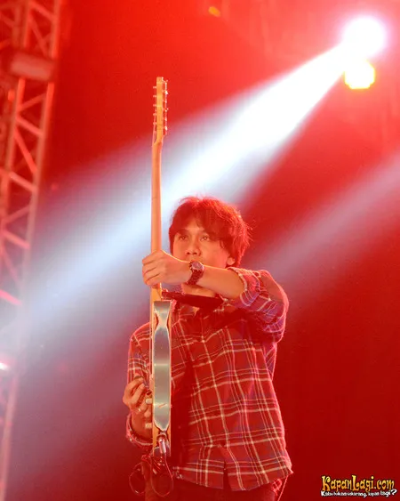 Foto Eross Candra
