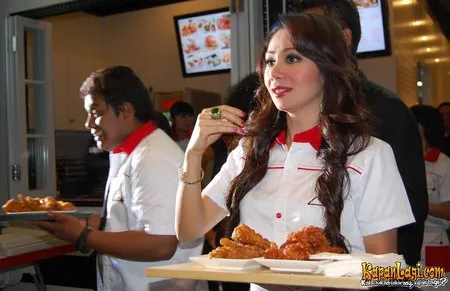 Foto Femmy Permatasari