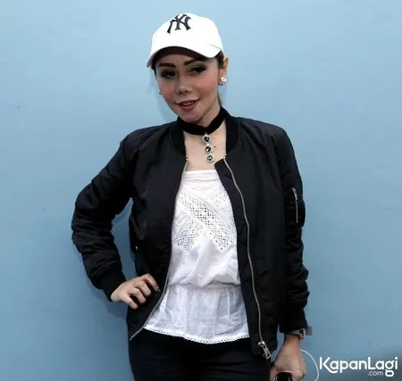 Foto Femmy Permatasari