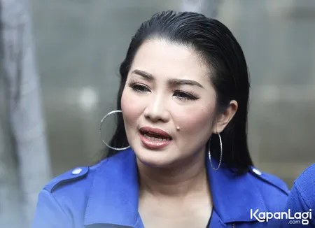 Foto Fitri Carlina