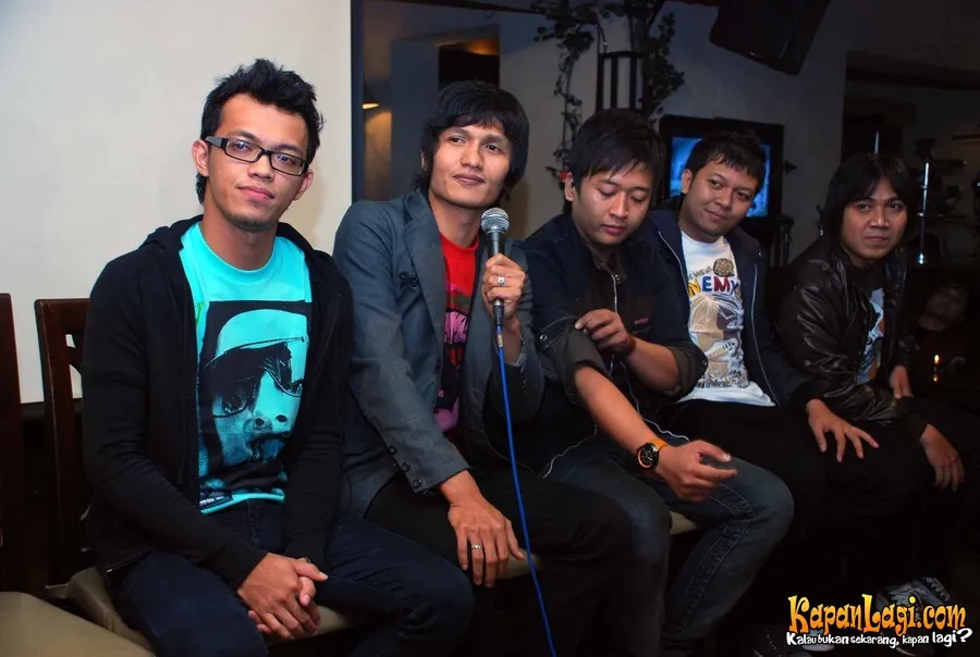 Flanella lebih sering tampil off air belakangan ini © Kapanlagi.com®