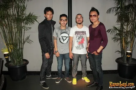 Foto Garasi Band