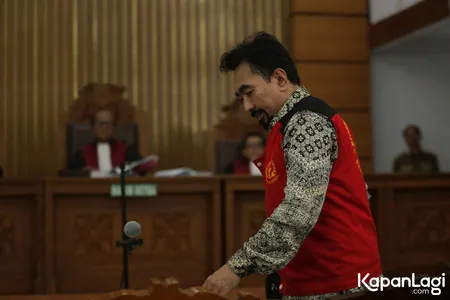 Foto Gatot Brajamusti