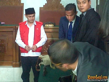 Foto Guntur Bumi