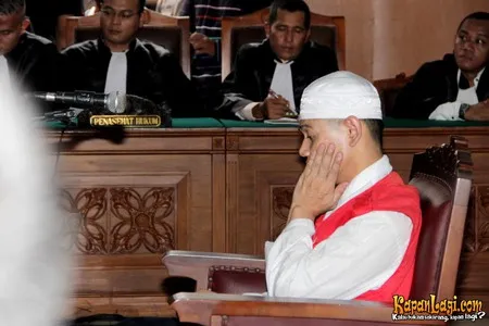 Foto Guntur Bumi