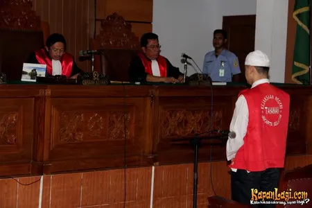 Foto Guntur Bumi