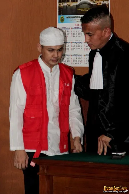 Foto Guntur Bumi