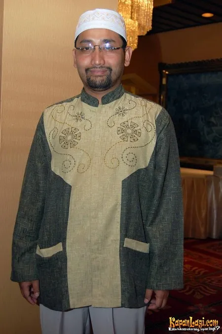 Foto Habiburrahman El Shirazy