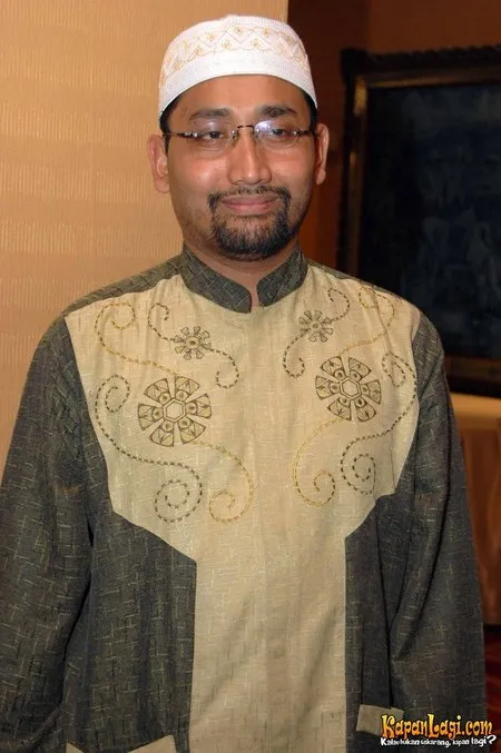 Foto Habiburrahman El Shirazy