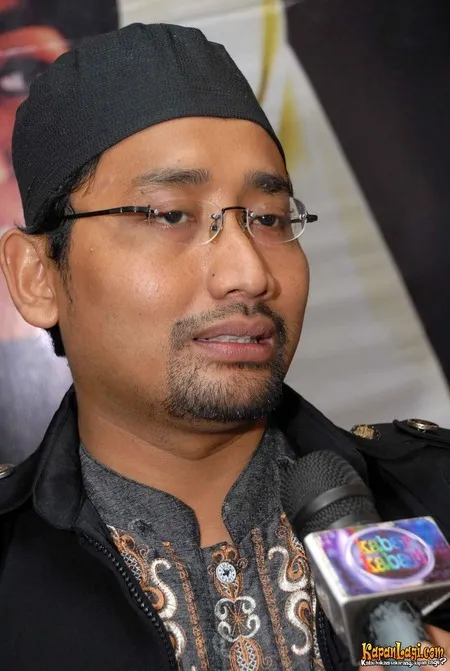 Foto Habiburrahman El Shirazy