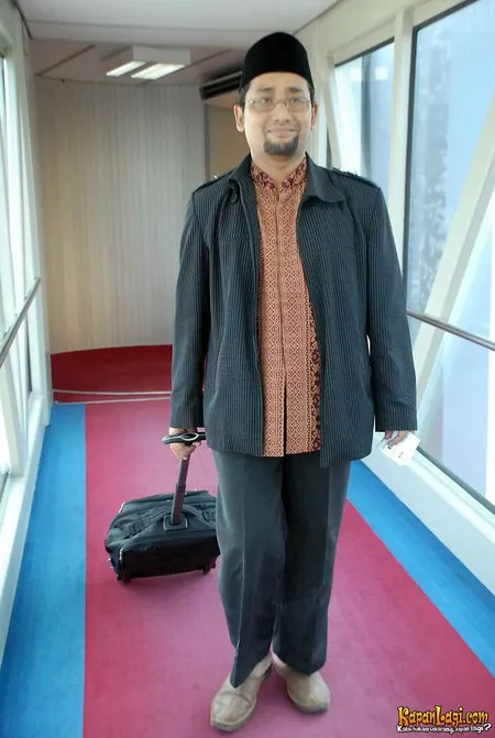 Foto Habiburrahman El Shirazy