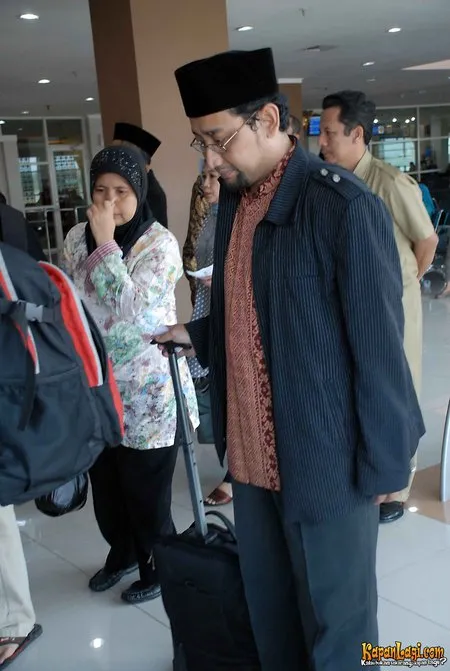 Foto Habiburrahman El Shirazy