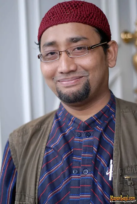 Foto Habiburrahman El Shirazy