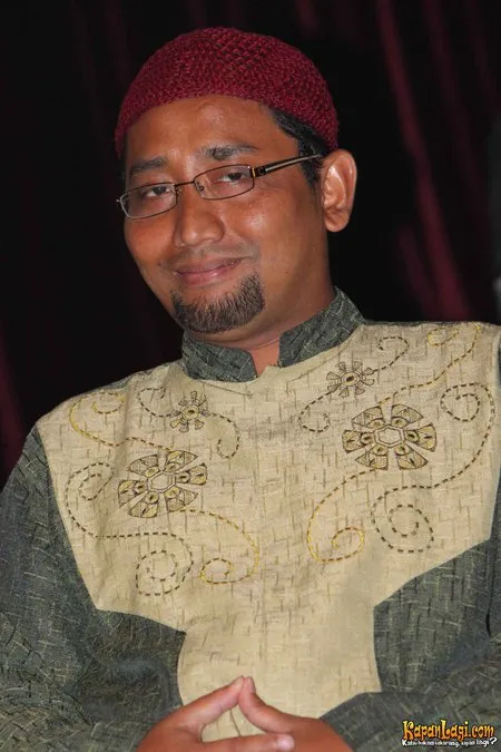 Foto Habiburrahman El Shirazy