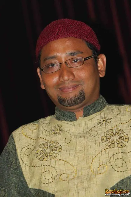Foto Habiburrahman El Shirazy