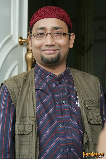 Foto Habiburrahman El Shirazy