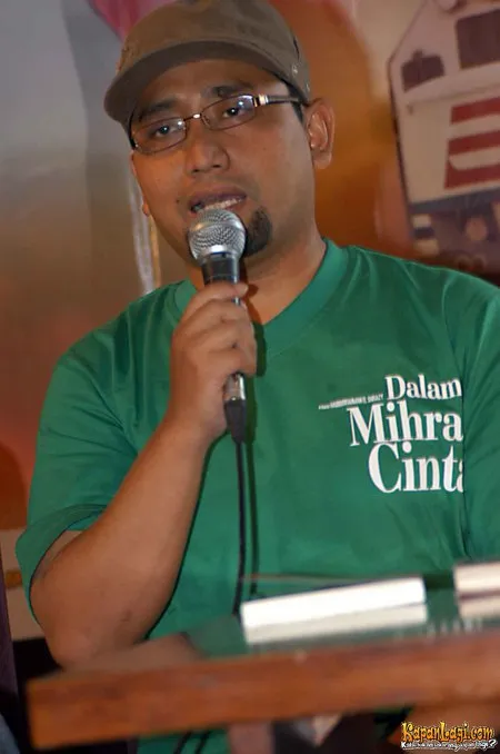 Foto Habiburrahman El Shirazy