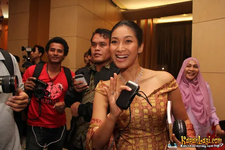 Foto Happy Salma