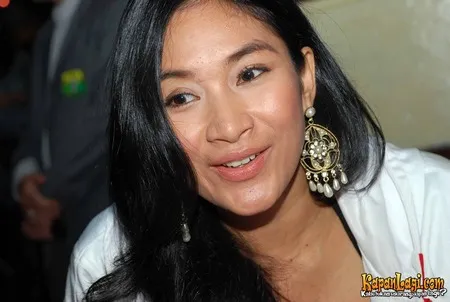 Foto Happy Salma
