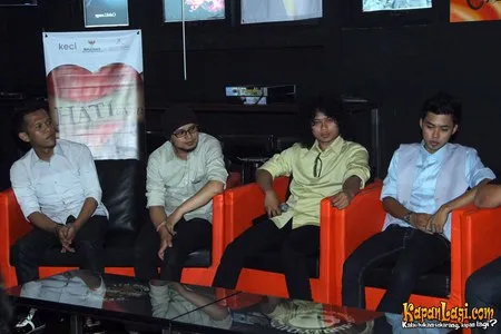 Foto Hati Band