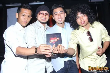 Foto Hati Band