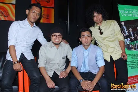 Foto Hati Band