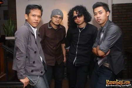 Foto Hati Band