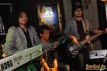 Foto Hati Band