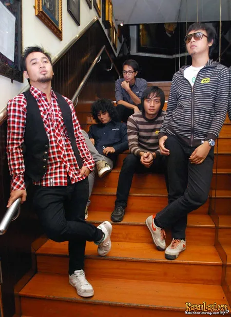 Foto Hello Band