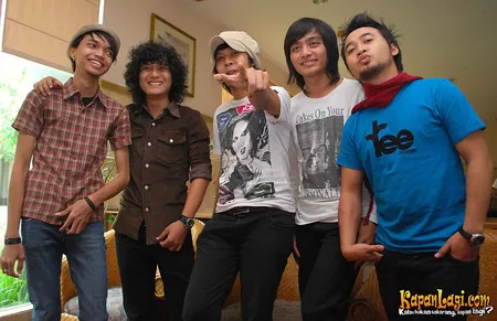 Foto Hello Band