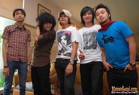 Foto Hello Band