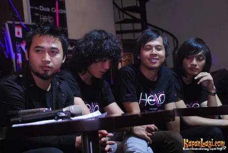 Foto Hello Band