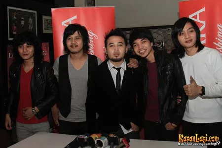 Foto Hello Band
