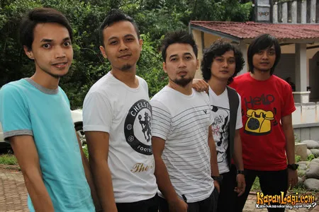 Foto Hello Band