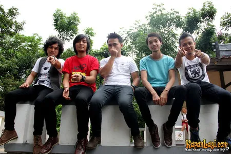 Foto Hello Band