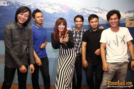 Foto Hello Band