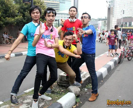 Foto Hello Band