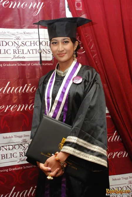 Foto Helmalia Putri